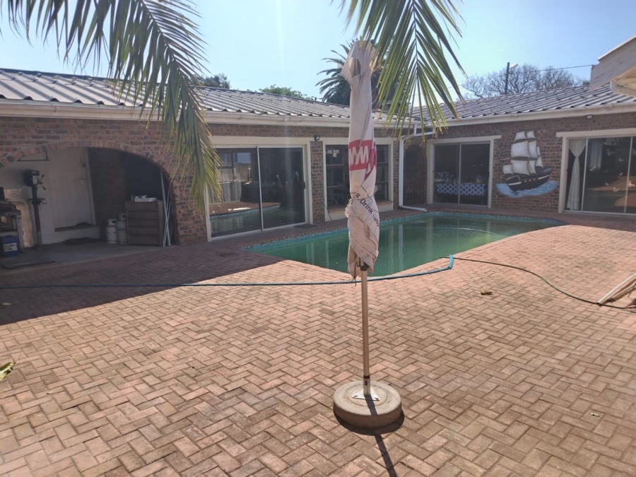 4 Bedroom Property for Sale in Bothasrus Eastern Cape